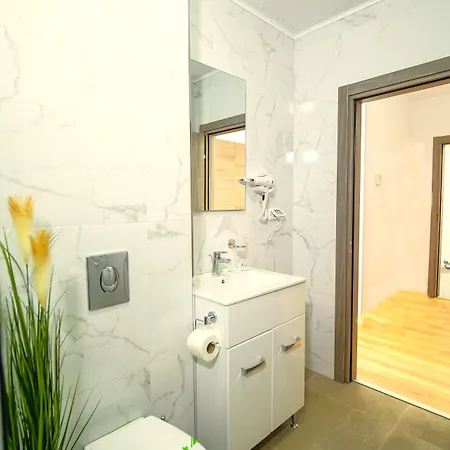 Sir Fundeni Szálloda