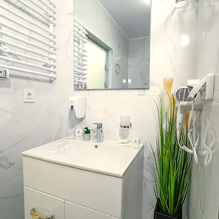 Sir Fundeni فندق Dobroesti