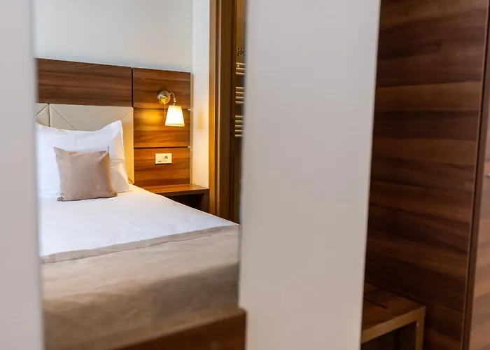 호텔 Sir Fundeni 3*