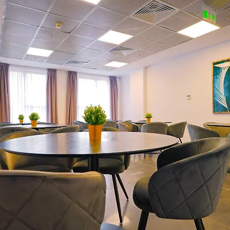 Sir Fundeni Отель 3*